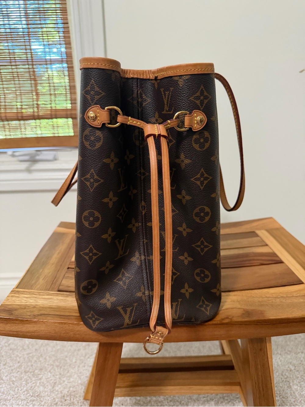 Authentic Louis Vuitton Neverfull MM Monogram + Pouch Box Dust Bag - Picture 4 of 17